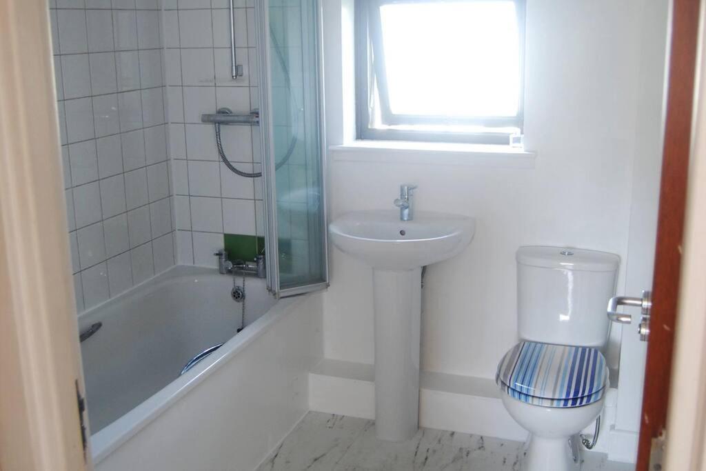 Central Two Bed Flat Close To Arthur'S Seat And University เอดินบะระ ภายนอก รูปภาพ